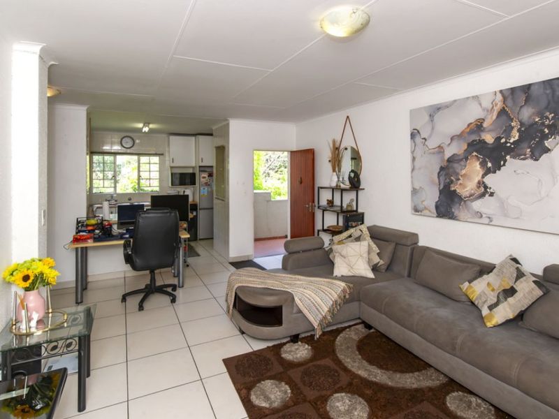 Modern 2-Bedroom Flat - Photo 7