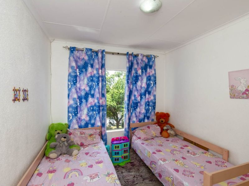 Modern 2-Bedroom Flat - Photo 9