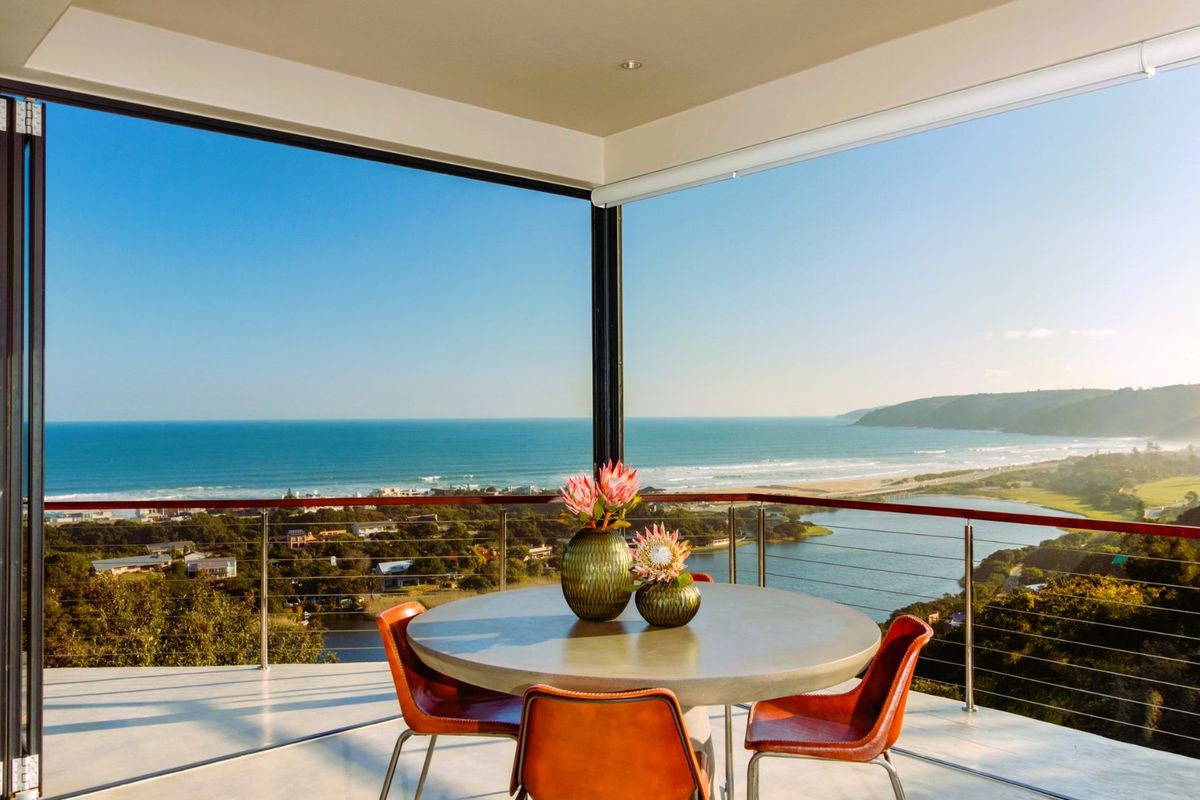 Stylish Three Bedroom Luxury Home with Floor to Ceiling Ocean Views & Income Generating Two Bed Apartment - Photo 4