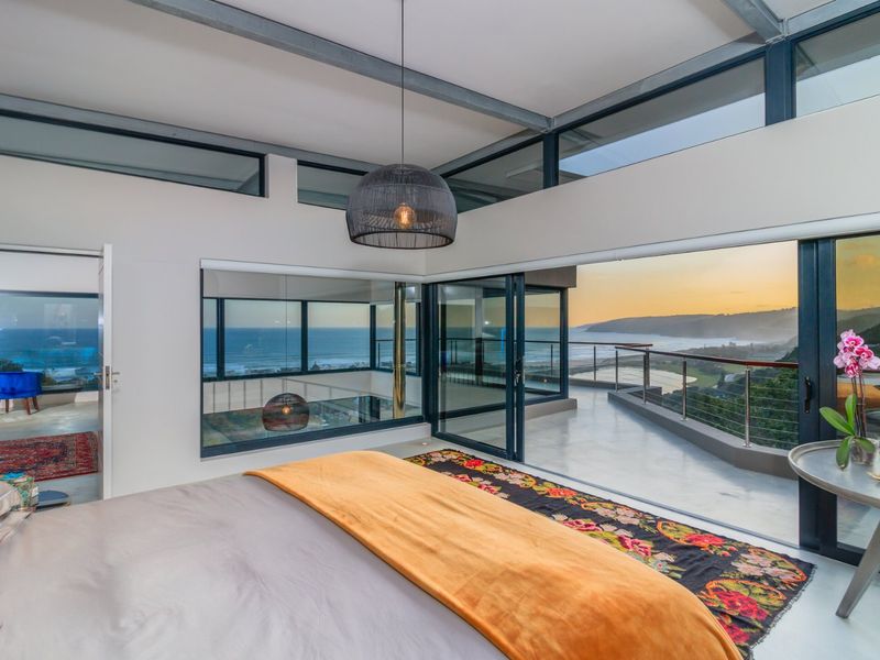 Stylish Three Bedroom Luxury Home with Floor to Ceiling Ocean Views & Income Generating Two Bed Apartment - Photo 10