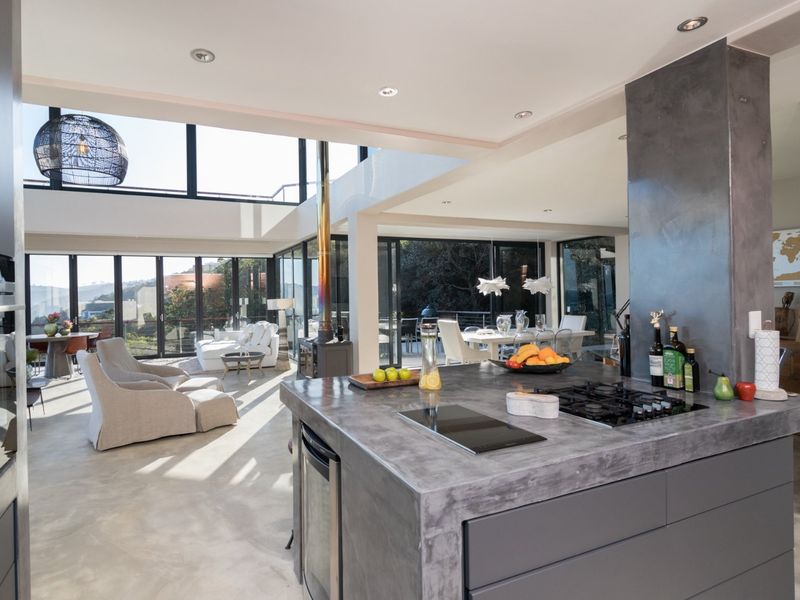 Stylish Three Bedroom Luxury Home with Floor to Ceiling Ocean Views & Income Generating Two Bed Apartment - Photo 6