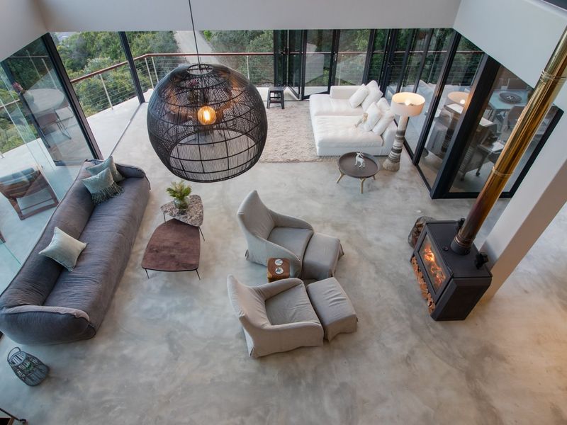 Stylish Three Bedroom Luxury Home with Floor to Ceiling Ocean Views & Income Generating Two Bed Apartment - Photo 5