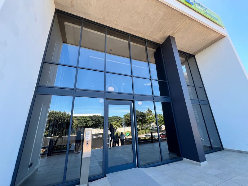 1 678m2  1st floor Premium-Grade office available FOR LEASE in this commercial building situated within the secure La Lucia Ridge Office Estate precinct - Photo 3