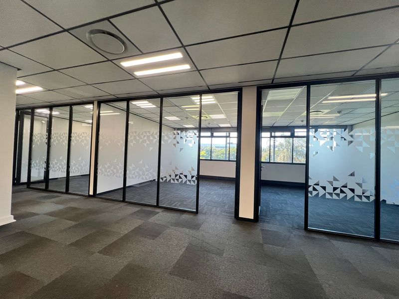 1 678m2  1st floor Premium-Grade office available FOR LEASE in this commercial building situated within the secure La Lucia Ridge Office Estate precinct - Photo 9