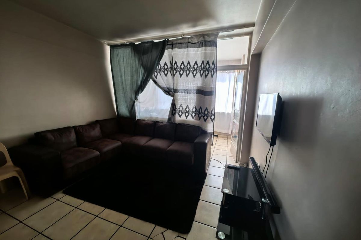 0.5 Bedrooms, 1 Bathroom Apartment For Sale In South Beach, Durban - Photo 4