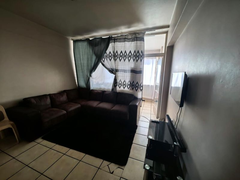 0.5 Bedrooms, 1 Bathroom Apartment For Sale In South Beach, Durban - Photo 4