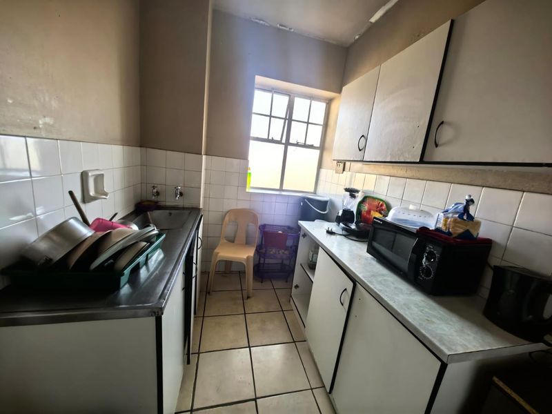 0.5 Bedrooms, 1 Bathroom Apartment For Sale In South Beach, Durban - Photo 9