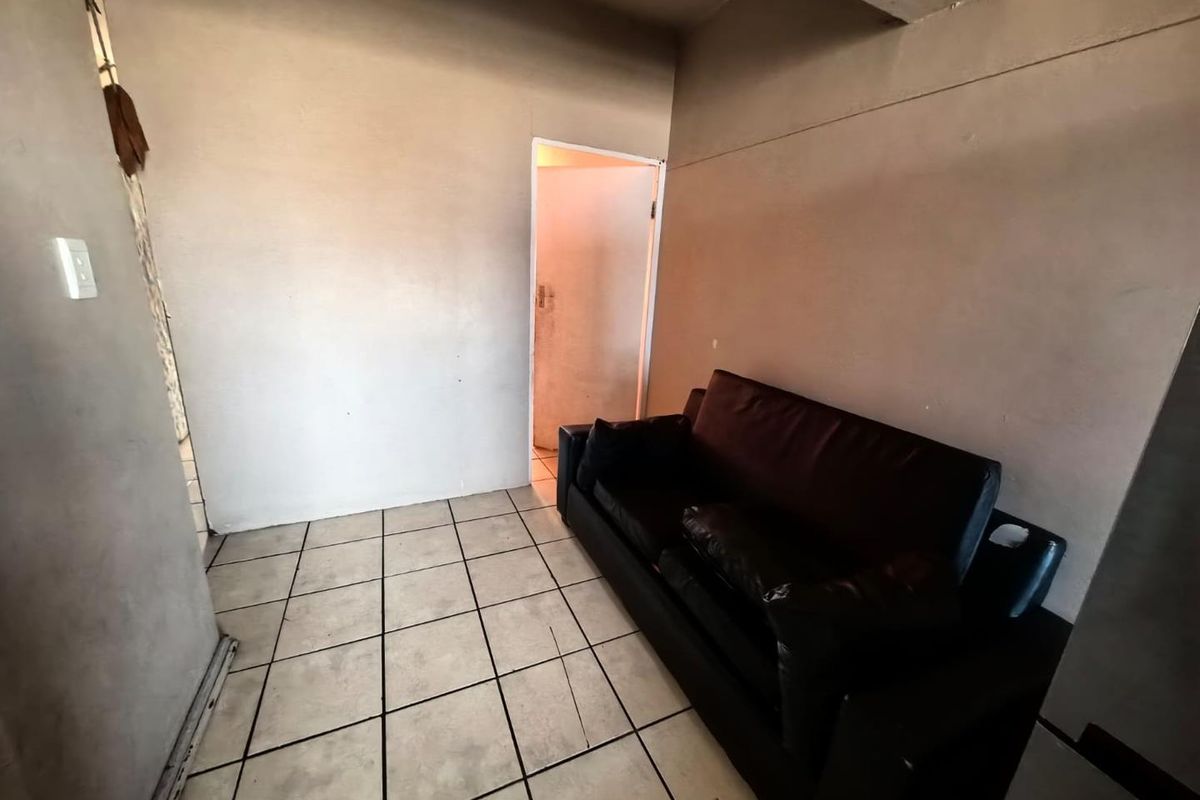 0.5 Bedrooms, 1 Bathroom Apartment For Sale In South Beach, Durban - Photo 5