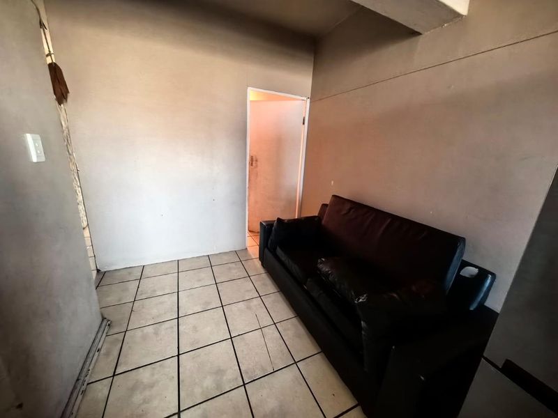 0.5 Bedrooms, 1 Bathroom Apartment For Sale In South Beach, Durban - Photo 5