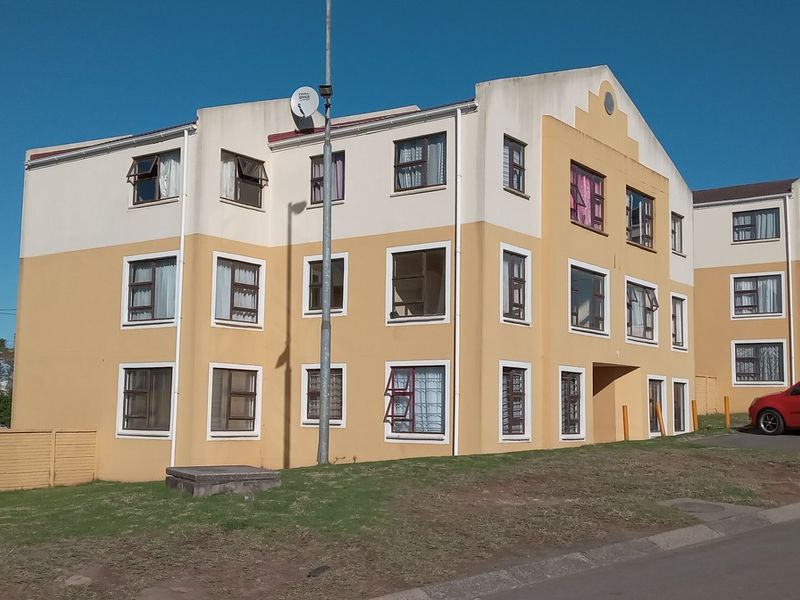 Family-friendly flat in Amalinda with security - Photo 2