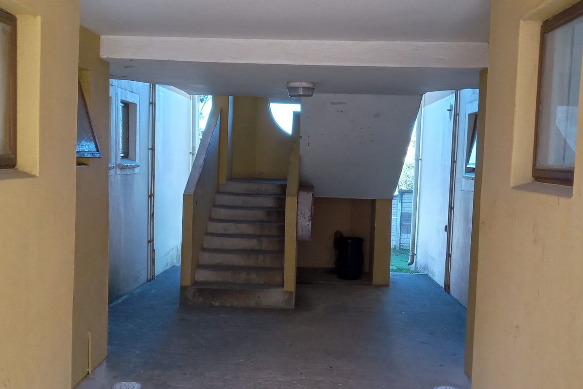Family-friendly flat in Amalinda with security - Photo 3