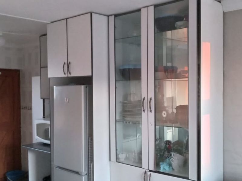 Family-friendly flat in Amalinda with security - Photo 7