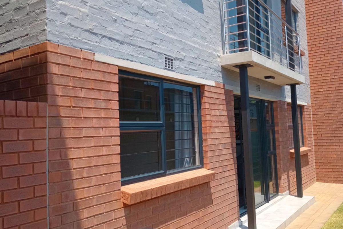 Luxury 2 bedroom Apartment for Sale in Sinoville, Pretoria North - Photo 4