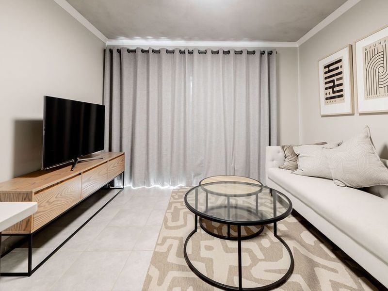 Luxury 2 bedroom Apartment for Sale in Sinoville, Pretoria North - Photo 7