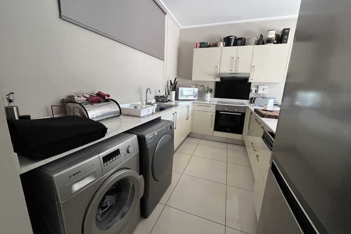 For sale 2 bedroom 2 bathroom ground floor unit, biggest balcony and garden at the Point Bedfordview at a giveaway price of R1 700 000.  - Photo 2