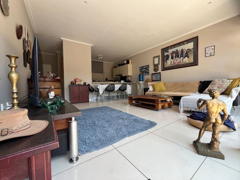 For sale 2 bedroom 2 bathroom ground floor unit, biggest balcony and garden at the Point Bedfordview at a giveaway price of R1 700 000.  - Photo 5