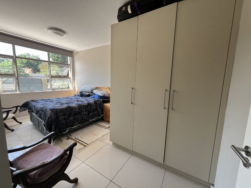 For sale 2 bedroom 2 bathroom ground floor unit, biggest balcony and garden at the Point Bedfordview at a giveaway price of R1 700 000.  - Photo 7