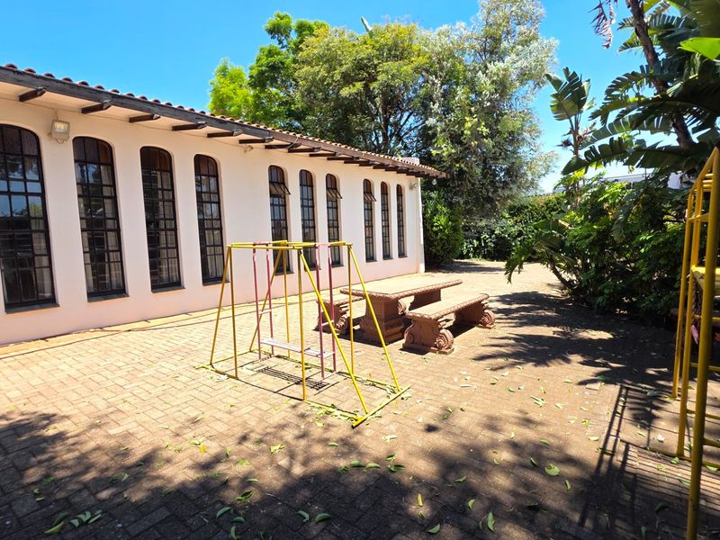 Stylish Family Home with Modern Interiors and Generous Yard - Photo 9