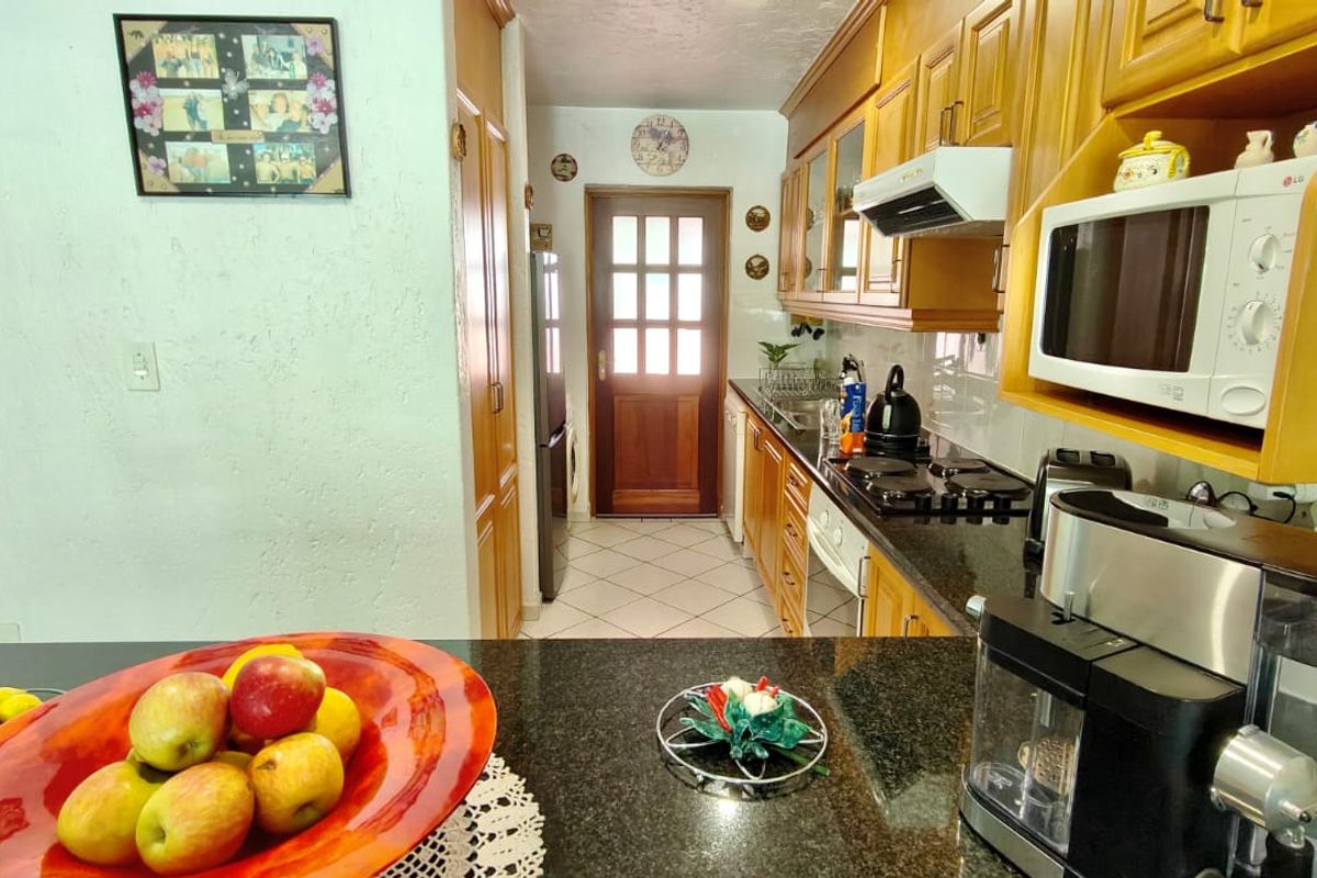 Immaculate 3-Bedroom Home in Secure Sunset Cove Estate - Photo 3