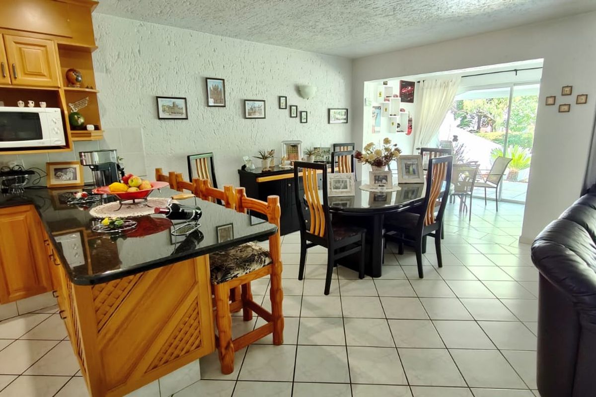 Immaculate 3-Bedroom Home in Secure Sunset Cove Estate - Photo 4