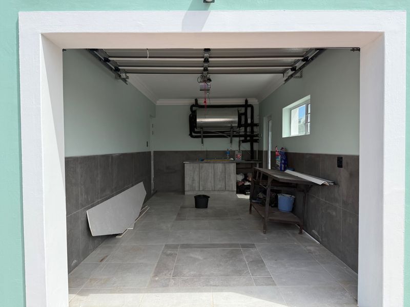 A home with character, architectural wonder - Photo 5