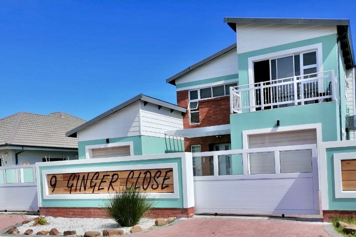 A home with character, architectural wonder - Photo 3