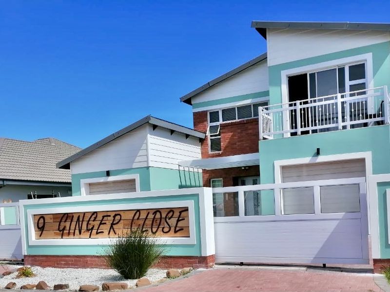 A home with character, architectural wonder - Photo 3