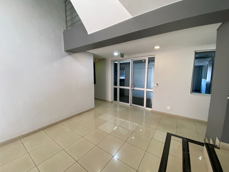 Well Located Offices Available In Faerie Glen - Photo 2