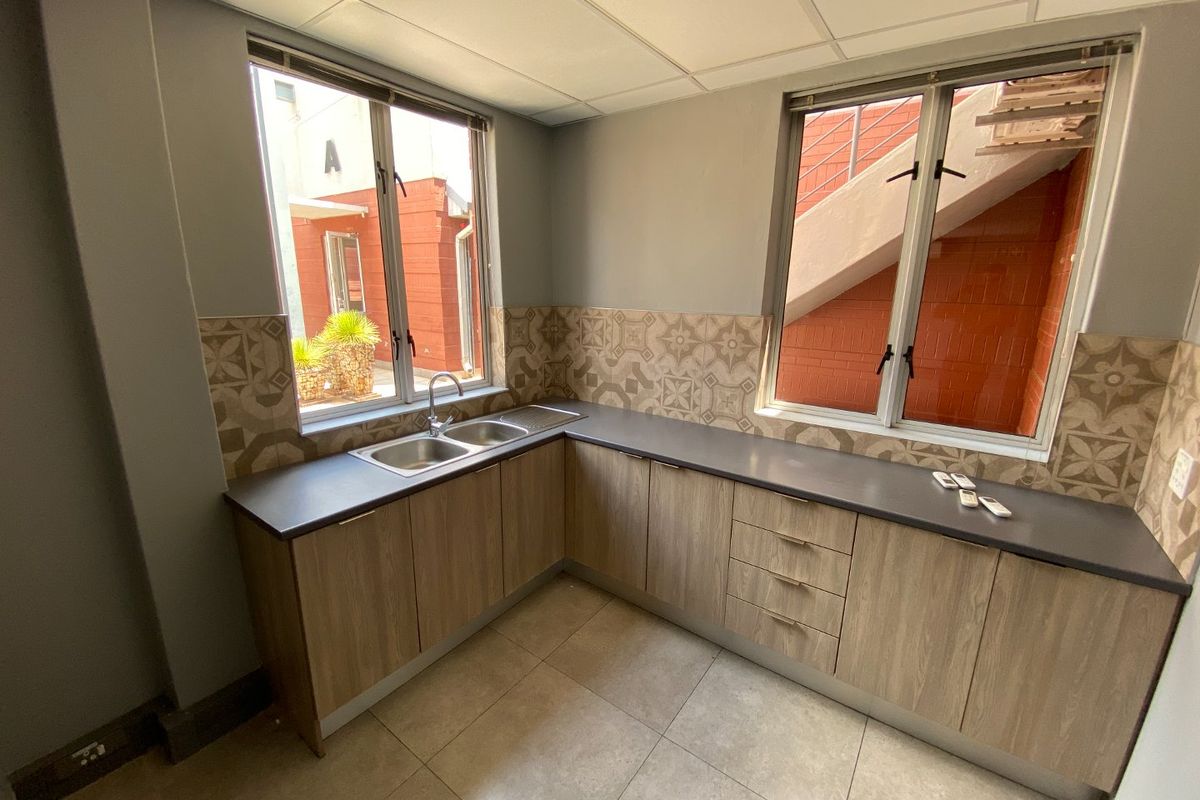 Well Located Offices Available In Faerie Glen - Photo 5