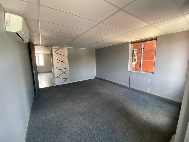 Well Located Offices Available In Faerie Glen - Photo 6