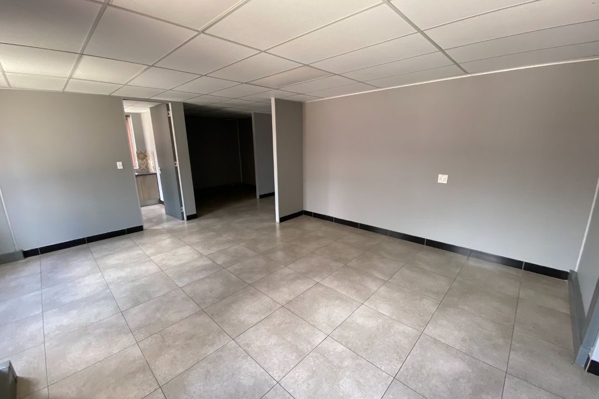 Well Located Offices Available In Faerie Glen - Photo 3