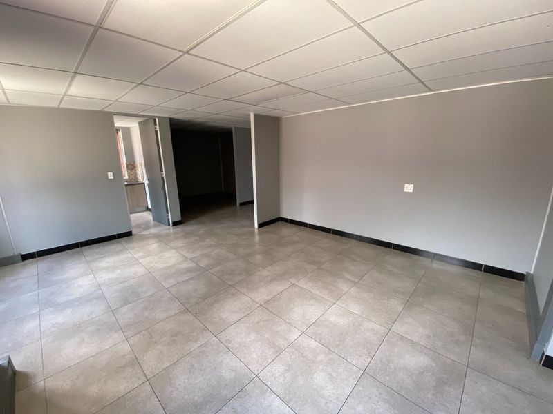 Well Located Offices Available In Faerie Glen - Photo 3