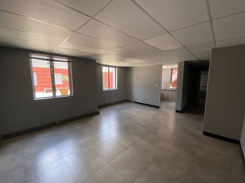 Well Located Offices Available In Faerie Glen - Photo 4