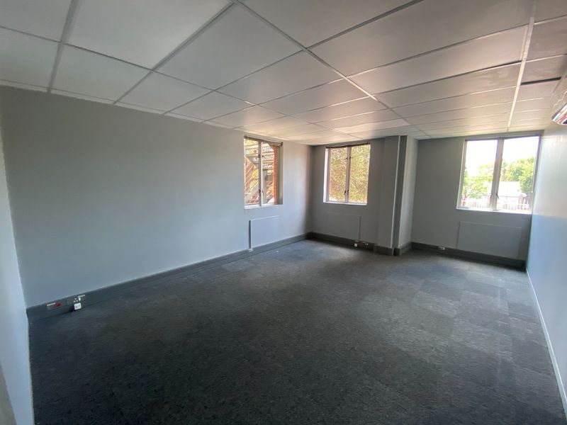 Well Located Offices Available In Faerie Glen - Photo 7