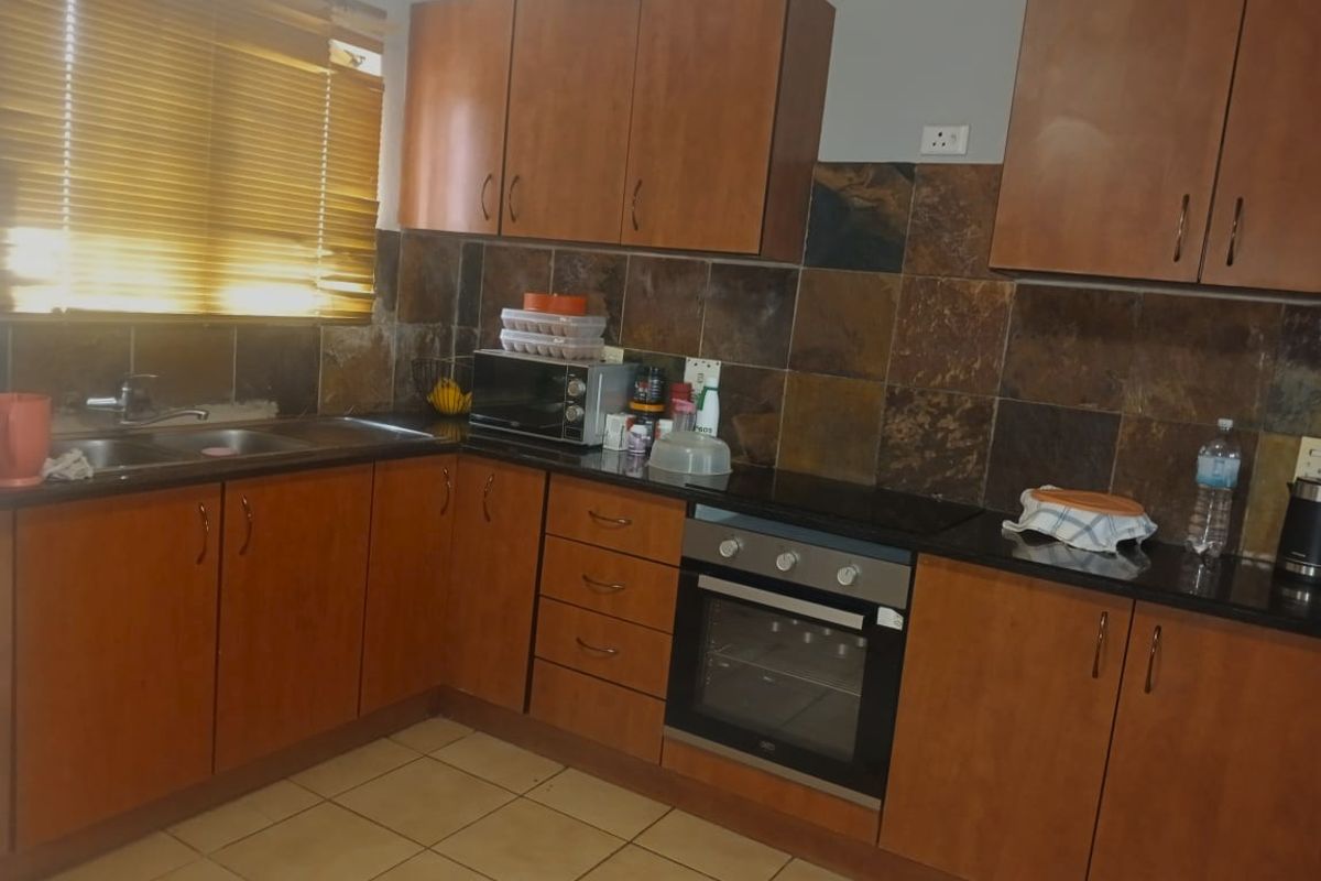 3 Bedroom Townhouse for Sale - Photo 3