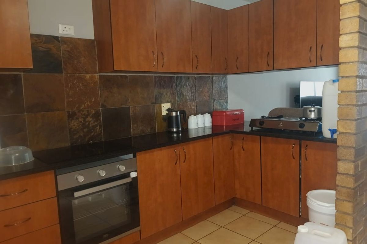 3 Bedroom Townhouse for Sale - Photo 2