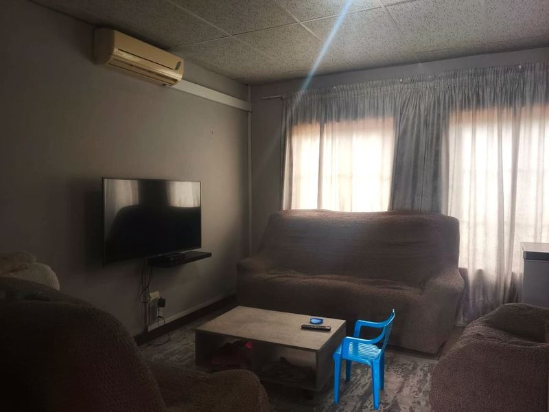 3 Bedroom Townhouse for Sale - Photo 4