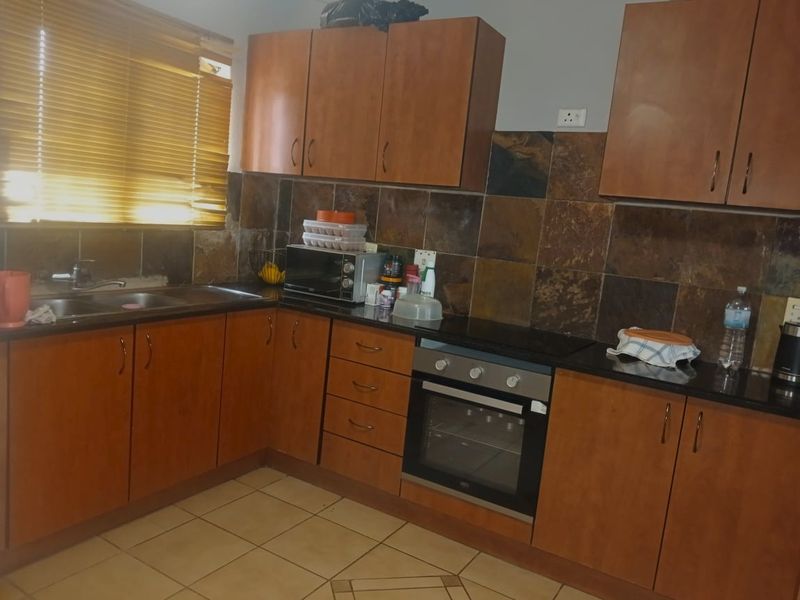 3 Bedroom Townhouse for Sale - Photo 3