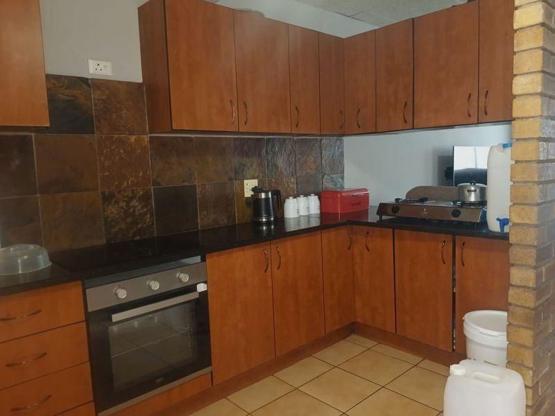 3 Bedroom Townhouse for Sale - Photo 2