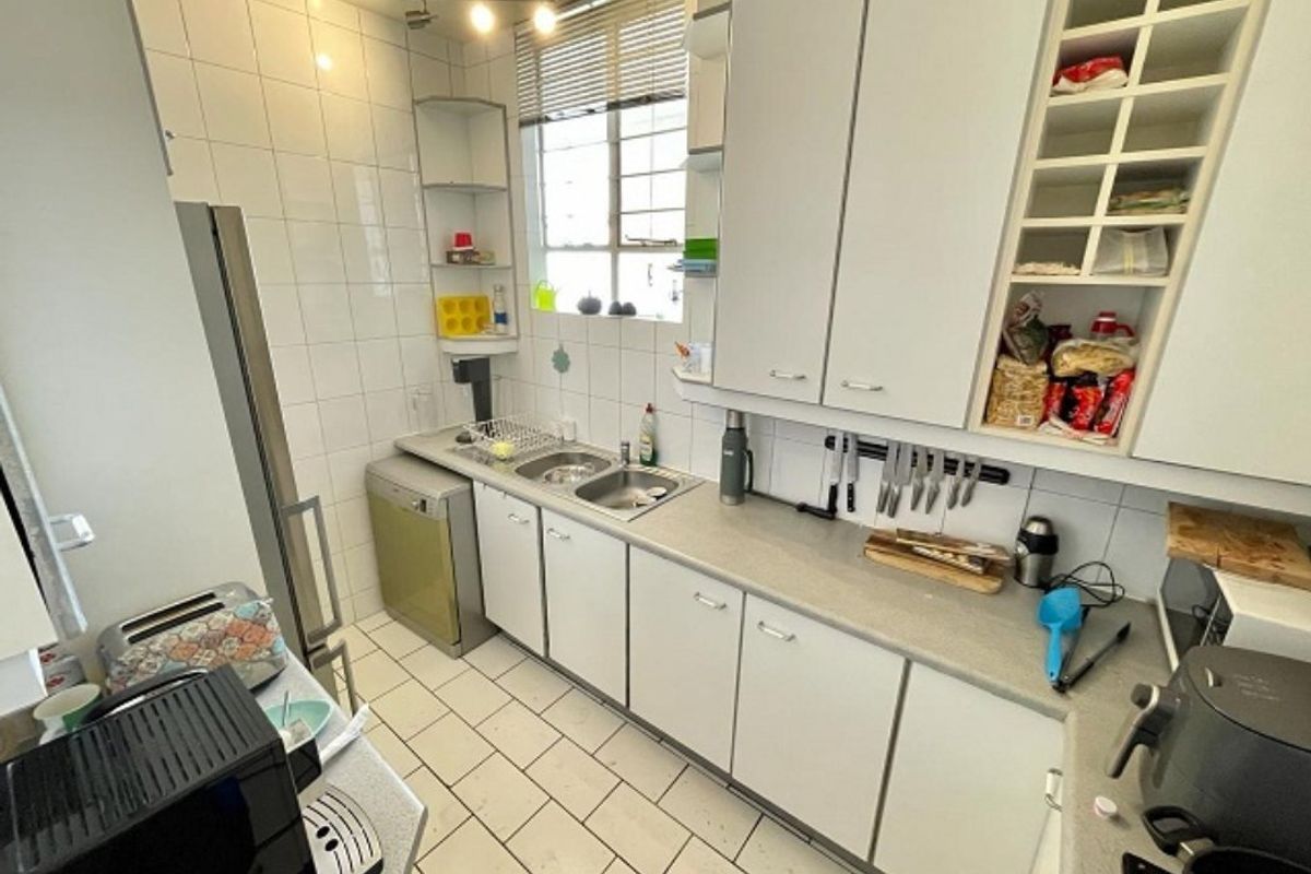 Beautiful 2-Bedroom Flat – Spacious & Secure Living! - Photo 3