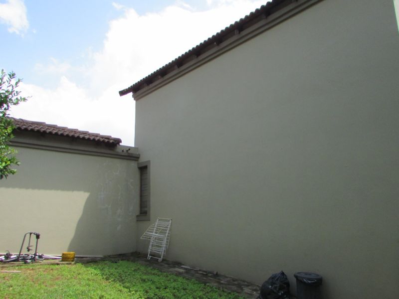 Modern 3 Bedroom home in a Secure Complex - Photo 5