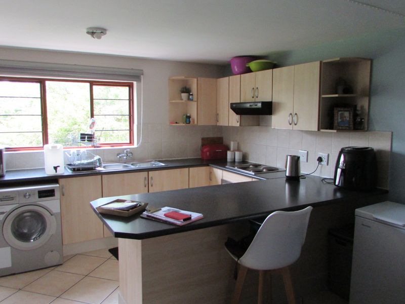 Modern 3 Bedroom home in a Secure Complex - Photo 9