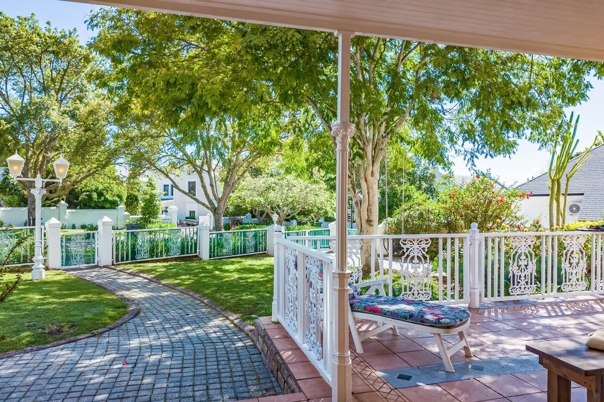 Impeccably maintained family home in the picturesque Belvidere Estate.  - Photo 2