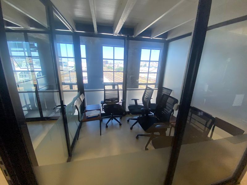 243m2 Commercial to Let  - Photo 7