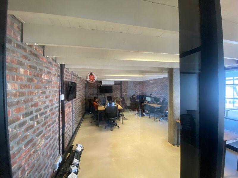 243m2 Commercial to Let  - Photo 6