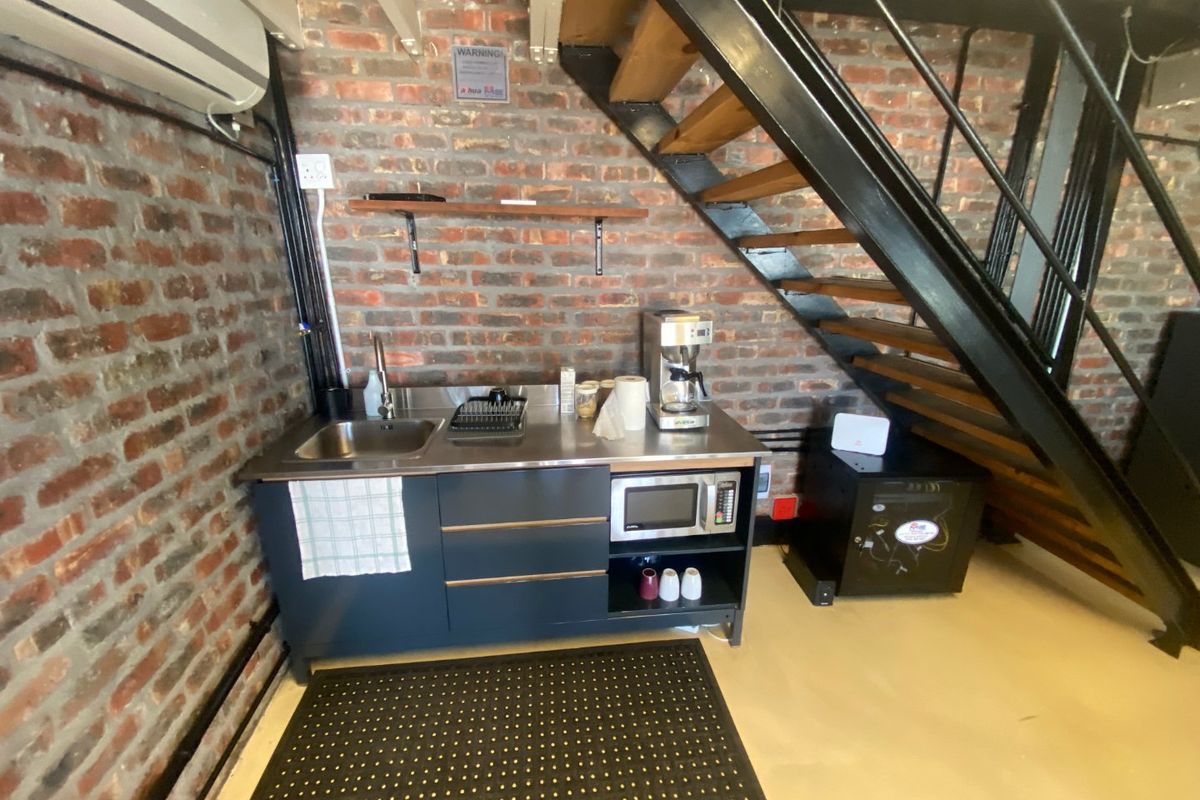 243m2 Commercial to Let  - Photo 5