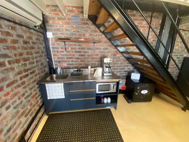 243m2 Commercial to Let  - Photo 5