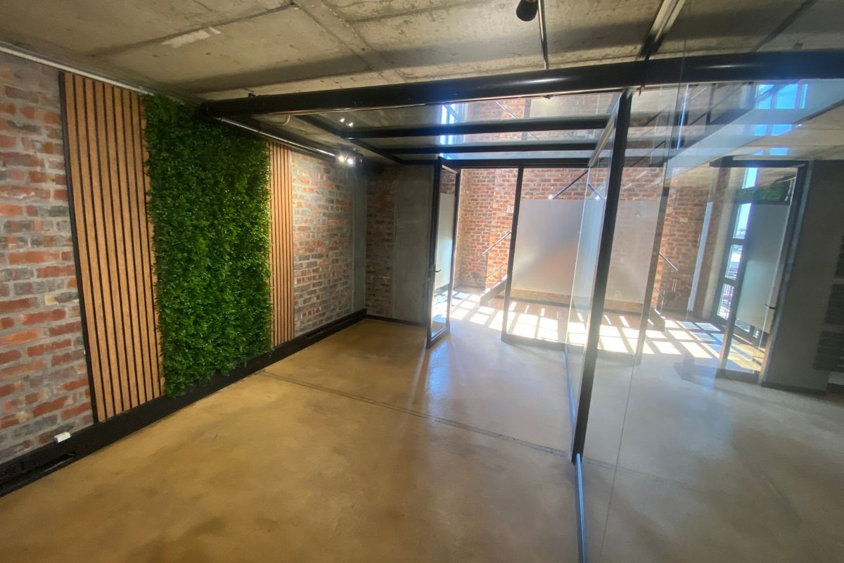 200m2 Commercial Space to Let  - Photo 4