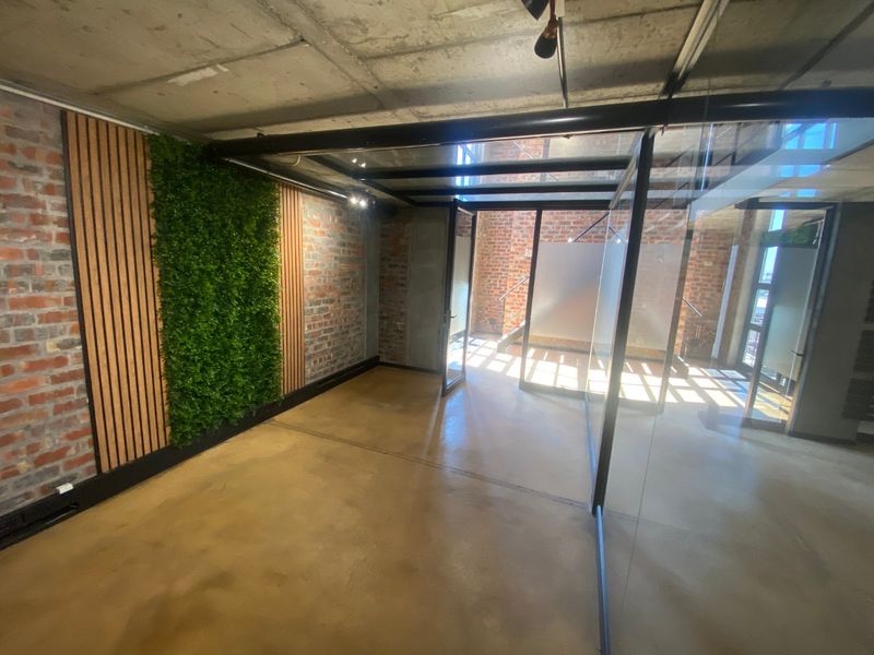 200m2 Commercial Space to Let  - Photo 4