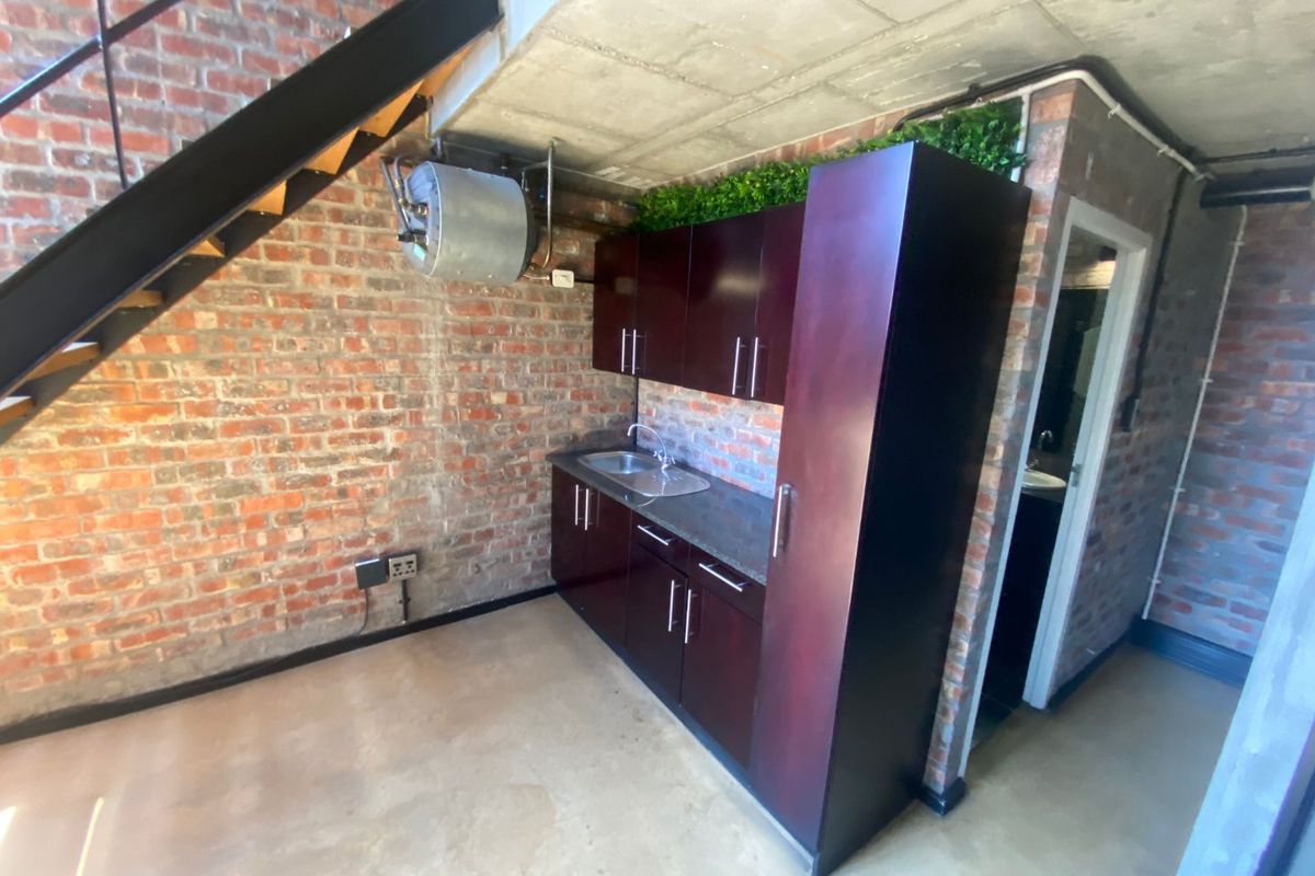 200m2 Commercial Space to Let  - Photo 5